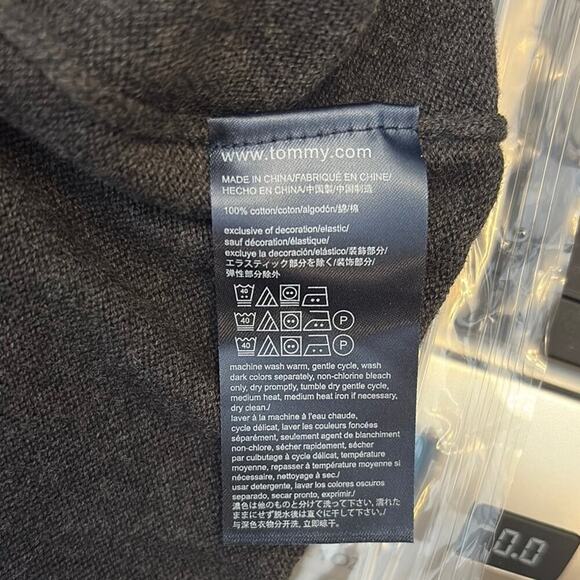 Tommy Hilfiger Dark Grey V-Neck Sweater Large - Picture 8 of 10